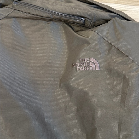 The North Face Olive Green and Cream Jacket - Picture 7 of 8